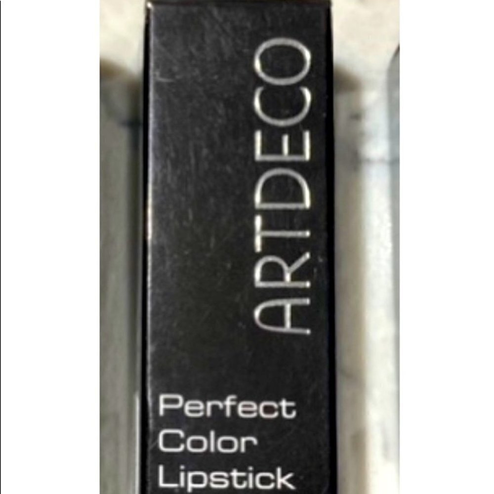 ARTDECO Perfect Color #33 Wine Shade Lipstick